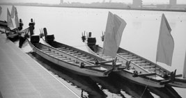photo of dragonboat on the thames
